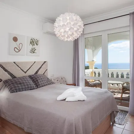 Cozy Townhouse With Views 別荘 *